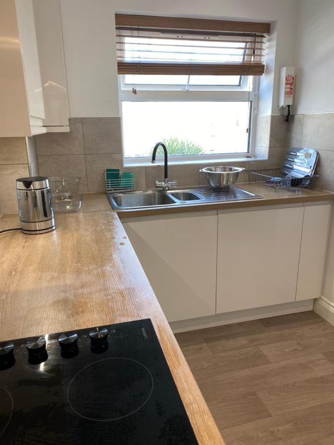 Bournemouth Beachfront Retreat 3 Bedroom 3 Bathroom Seaside B&B With Free Parking Εξωτερικό φωτογραφία