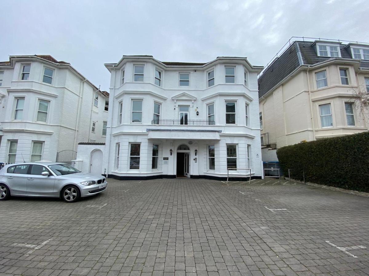Bournemouth Beachfront Retreat 3 Bedroom 3 Bathroom Seaside B&B With Free Parking Εξωτερικό φωτογραφία