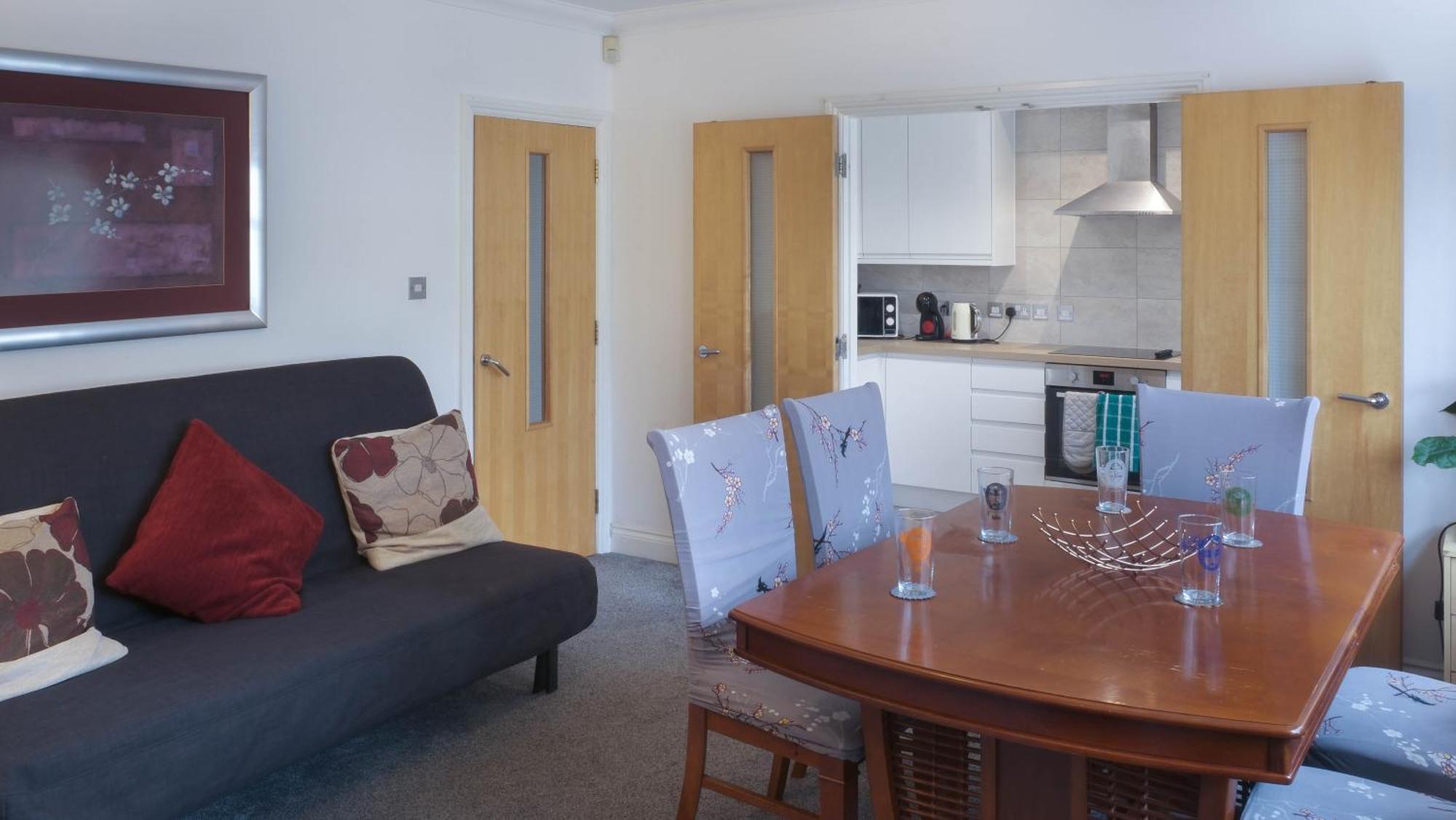 Bournemouth Beachfront Retreat 3 Bedroom 3 Bathroom Seaside B&B With Free Parking Εξωτερικό φωτογραφία