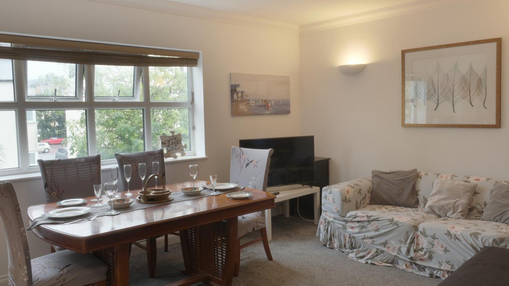 Bournemouth Beachfront Retreat 3 Bedroom 3 Bathroom Seaside B&B With Free Parking Εξωτερικό φωτογραφία