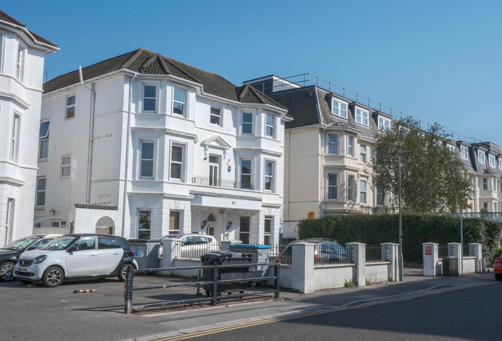 Bournemouth Beachfront Retreat 3 Bedroom 3 Bathroom Seaside B&B With Free Parking Εξωτερικό φωτογραφία