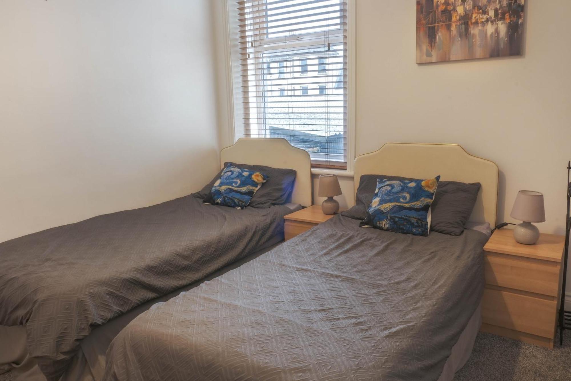 Bournemouth Beachfront Retreat 3 Bedroom 3 Bathroom Seaside B&B With Free Parking Εξωτερικό φωτογραφία