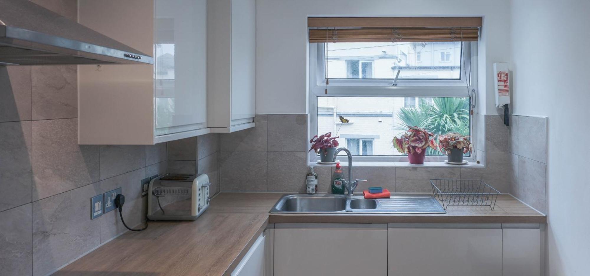 Bournemouth Beachfront Retreat 3 Bedroom 3 Bathroom Seaside B&B With Free Parking Εξωτερικό φωτογραφία