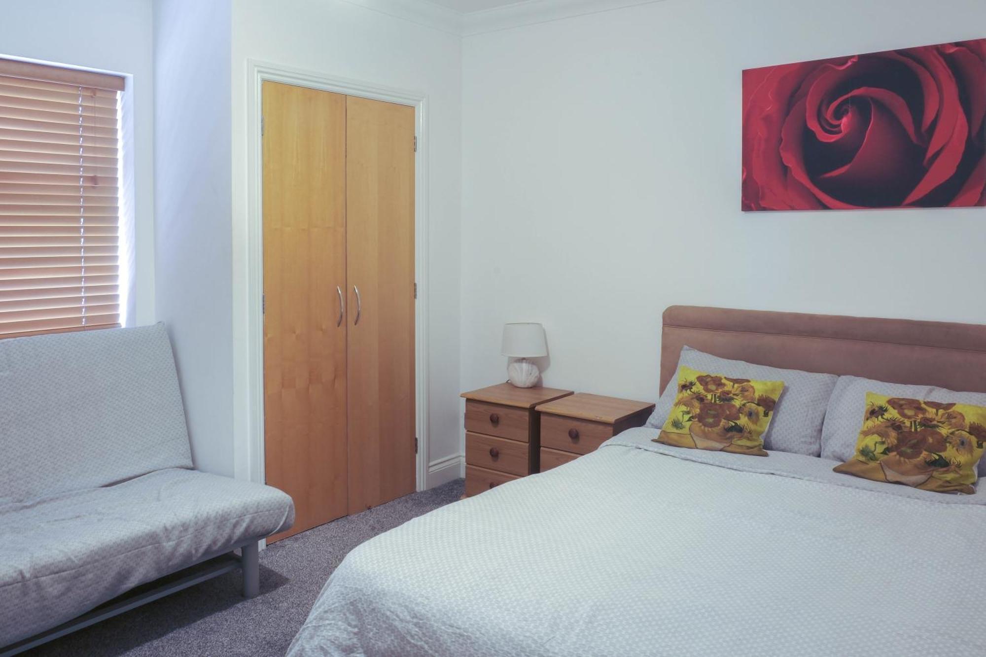 Bournemouth Beachfront Retreat 3 Bedroom 3 Bathroom Seaside B&B With Free Parking Εξωτερικό φωτογραφία